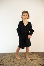 Carica l'immagine nel visualizzatore di Gallery, Waffle linen bathrobe for kids