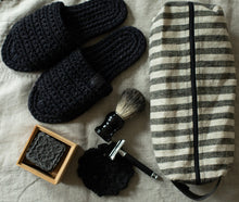 Load image into Gallery viewer, Rustic linen zipper pouch