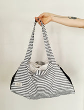 Carica l&#39;immagine nel visualizzatore di Gallery, Linen bag from leftovers
