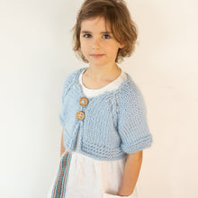 Lade das Bild in den Galerie-Viewer, Wool short cardigan SKY
