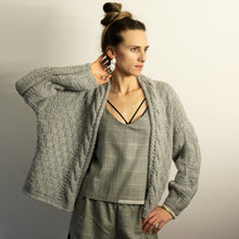 Load image into Gallery viewer, Wool cardigan TEARDROP 4
