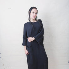 Load image into Gallery viewer, Wool dress MAGPIE
