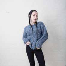Load image into Gallery viewer, Wool pullover PLUVIOPHILE
