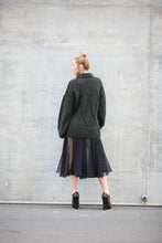 Load image into Gallery viewer, Wool pullover VENERABLE
