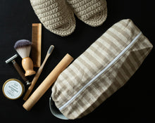 Carica l&#39;immagine nel visualizzatore di Gallery, Rustic linen zipper pouch
