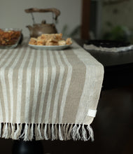 Load image into Gallery viewer, Rustic linen table runner
