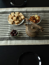 Load image into Gallery viewer, Rustic linen table runner
