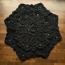 Charger l&#39;image dans la galerie, Linen rug FLOWER
